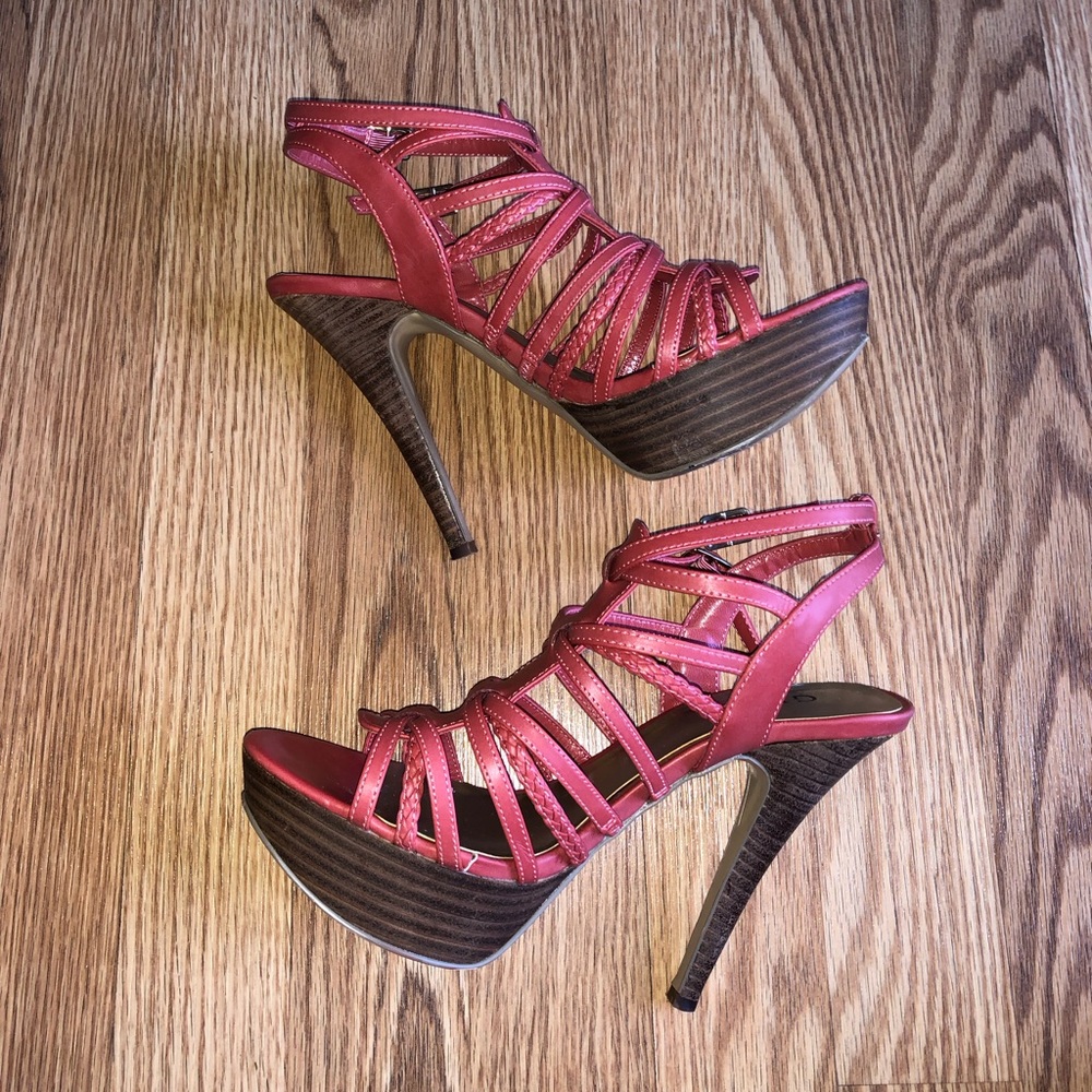 GUESS Cailyn pink platform heel. Size 7.